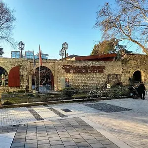 Aparthotel Castel Tirana